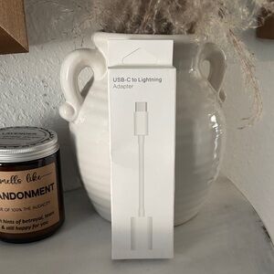 USB-C to Lightning Adapter